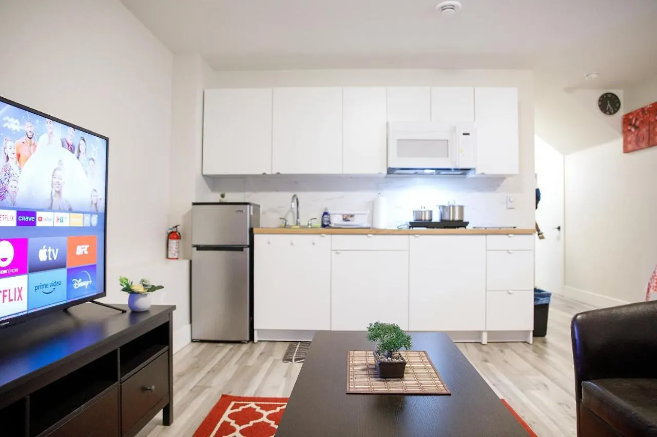 Amba Exquisite-Comfy & Private Suite In Halifax 0*,